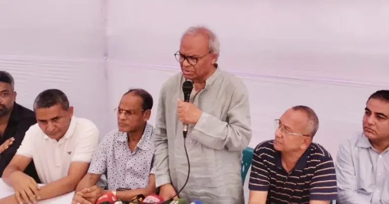আইজিপির বক্তব্য দেশের ক্ষতি; সরকারকে বিব্রত ও ভীত করবে: রিজভী